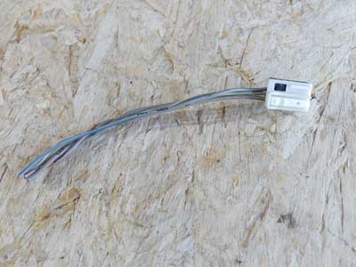 Mercedes White 8 Pole 5 Wire Connector A0015451173